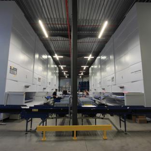 Komatsu kiest voor Modula liften in het distributiecentrum in Vilvoorde